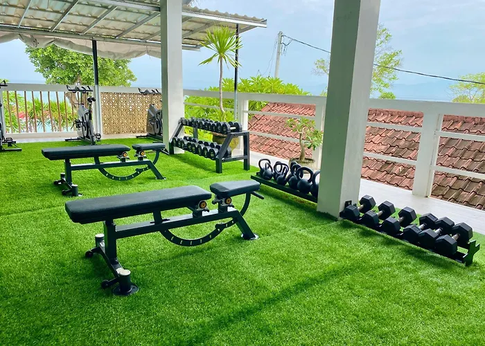 3 Monkeys Gym Recovery Centre レンボンガン島