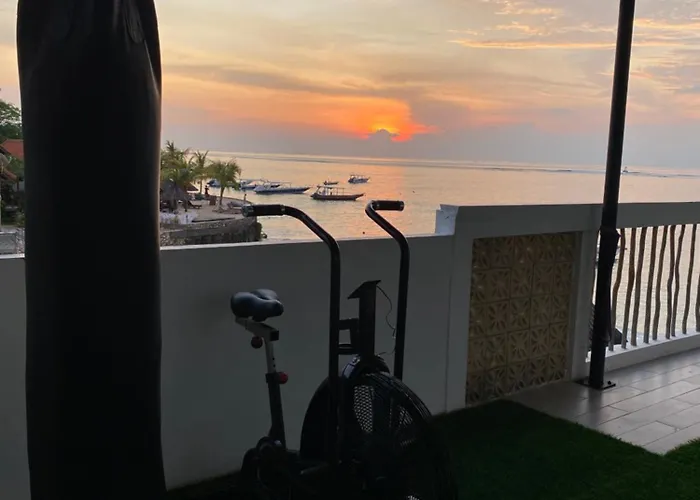 3 Monkeys Gym Recovery Centre * レンボンガン島